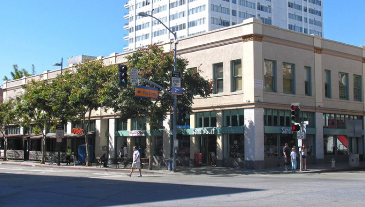 Exterior Facade Street View - Office Space For Lease - Par Commercial Brokerage - 127 Broadway, Santa Monica, CA 90401